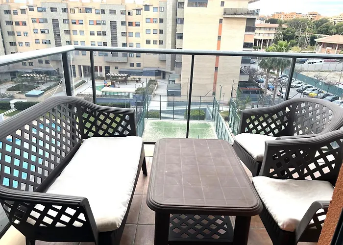 Apartment Con Piscina Y Parking En *