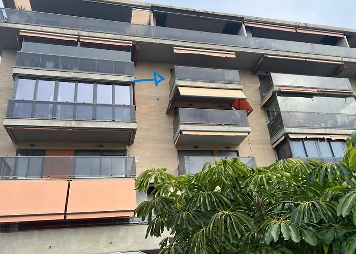 Apartment Con Piscina Y Parking En *